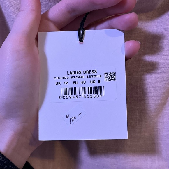 Glamorous Puffy Sleeved Dress - Picture 4 of 6